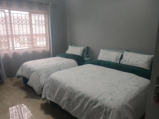 Crompton Gardens 786 - 8