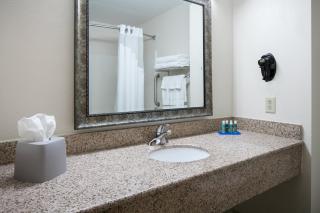 Holiday Inn Express & Suites Clinton by IHG - 1