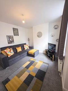 Modern 2-Bed Home With Free Parking Sleeps 5 - Woodville - 0