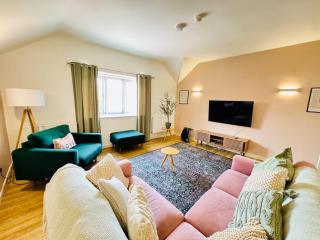 Luxury 2 bedroom cottage overlooking the River Wye - 9