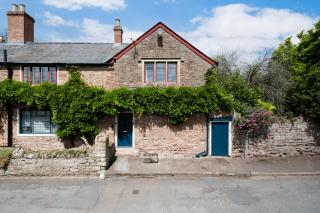 Luxury 2 bedroom cottage overlooking the River Wye - 4