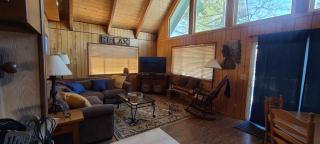 Lakeview Lodge, bookable boat slip! - 7