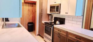 Lakeview Lodge, bookable boat slip! - 3