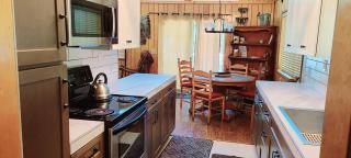 Lakeview Lodge, bookable boat slip! - 1