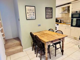 Luxury 2 bedroom cottage overlooking the River Wye - 2