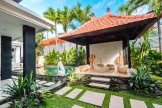 Villa Mia Canggu, 3 BR Pool, Finns & Berawa Beach - Canggu - 0