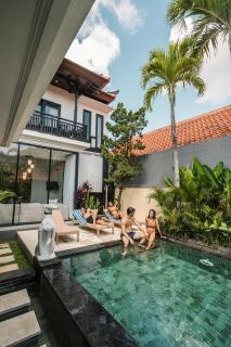 Villa Mia Canggu, 3 BR Pool, Finns & Berawa Beach - Canggu - 7