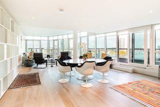 Riverside Luxury with Iconic Views - 8