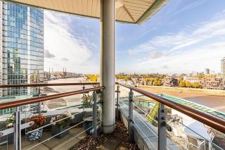 Riverside Luxury with Iconic Views - 4