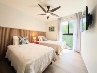 Torres del Mar rainforest-view two-bedroom condo - 2