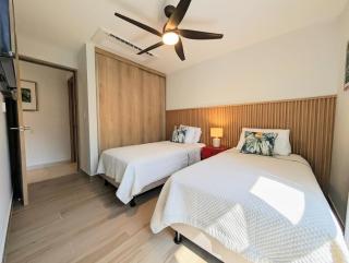 Torres del Mar rainforest-view two-bedroom condo - 1