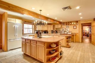 Near Sitgreaves Natl Park High Country Farmhouse - 8