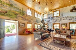 Near Sitgreaves Natl Park High Country Farmhouse - 4