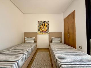 Sea View Apartment & Swimming Pool - 1