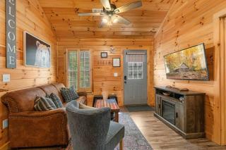 Smoky Mountain Hideaway with Hot Tub & Firepit - 0
