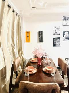 Exclusive 3BR City Escape High End Comfort & Stunning Views - 1