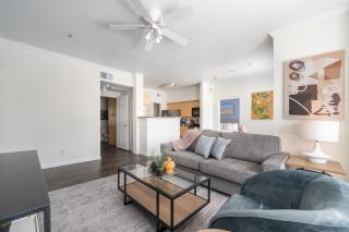 Landing Beautiful 2BD Gym Pool - 5