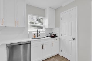 roomstr Delaware Room 1 Bedroom in South Tampa with Shared Full Bathroom & FREE COFFEE - 9