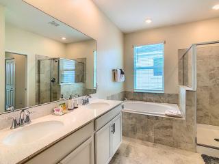 Unique 3BR condo with Waterpark - 4