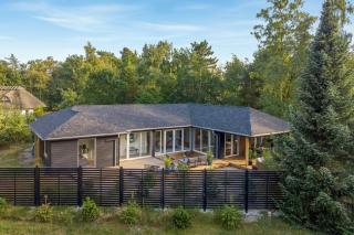 Architect-Designed Holiday Home Close To The Water - 7