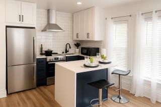 Hospitals Manito Park, Huckleberrys Market - 5