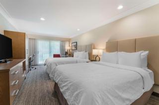 Best Western Plus Kelowna Hotel & Suites - 1