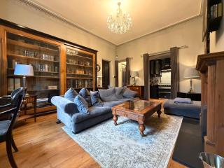 Holland Park Classic High Ceilings Luxury 2 Bed - 9