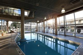 Best Western Plus Kelowna Hotel & Suites - 5