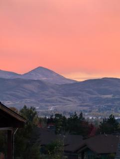 New home & furnishings 4BR 4Bath View Amenities - 3