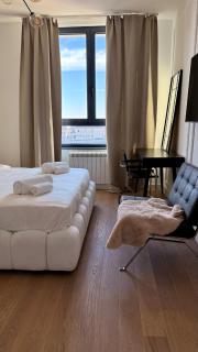 LUMIA Luxury-Balcony-Tower View-Parking - 1