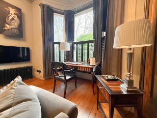 Holland Park Classic High Ceilings Luxury 2 Bed - 8