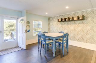 Coastal Cozy - Newport Home with Private Hot Tub - 4