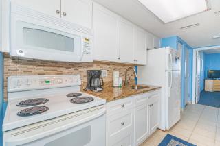 Spacious 1 BR Condo-Breathtaking Oceanfront Views! Bay Watch 706 - 7