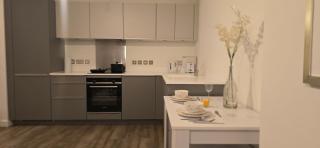 The Broad Street Residence Elegant Two-Bedroom Stay - 2