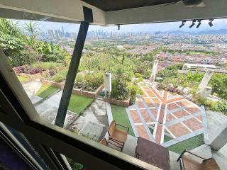 KL Ampang Flora Eco Luxury Hilltop Villa - 3