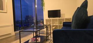 The Broad Street Residence Elegant Two-Bedroom Stay - 4