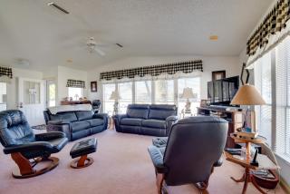 Lady Lake House with Lanai and Community Pool! - 0