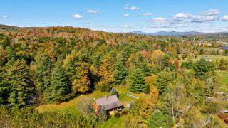 Aspen's Run: 3 br log cabin, wood stove, deck, firepit, window a/c by Stowe Country Homes - 5