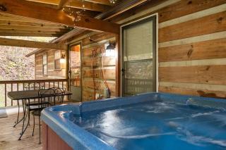 Exclusive Attraction Ticket Prices! Cozy Creek Cabin, Hot Tub & Views! - 8
