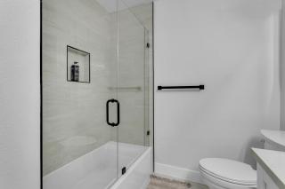 roomstr Oregon Room 1 Bedroom in South Tampa with Shared Full Bathroom & FREE COFFEE - 1