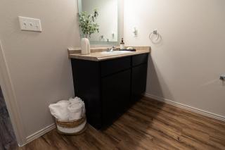 Luxury Apartment Home - 4