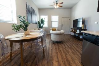 Luxury Apartment Home - 2