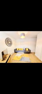 2 Bedroom Apartment, Zone 2 Mile End London 3 mins walk Station, Queen Mary Uni - 3