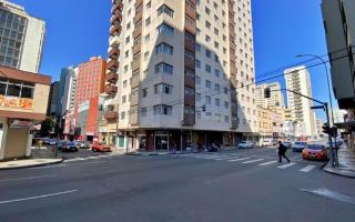 Apartamento Moderno no Coração de Curitiba com Conforto e Praticidade - 7