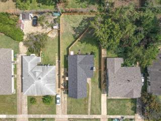 Spacious 4BR Fenced Backyard Area - 0