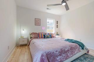 Spacious 4BR Fenced Backyard Area - 7