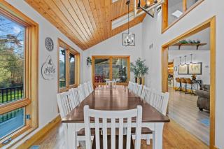 Pine Hollow Lodge - 7