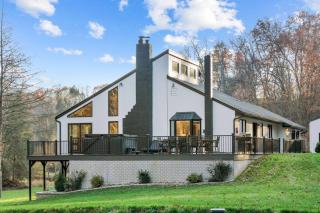 Pine Hollow Lodge - 5