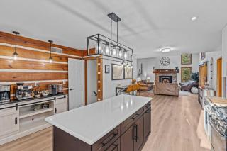 Pine Hollow Lodge - 3