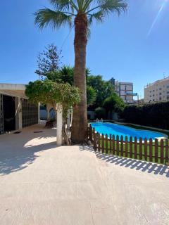 Hogar de vacaciones Piscina Jardin encantador BBQ - 1